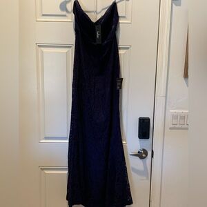 LULUS Woman Blue LACE Formal Full Length Dress Size  Medium